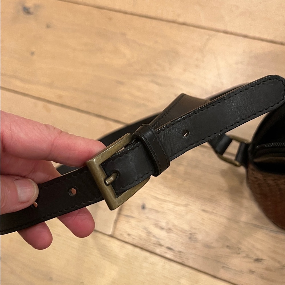 Talbots leather crossbody purse - Picture 7 of 8